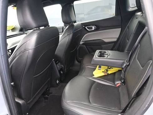 Used 2025 Jeep Compass Limited AWD/4WD image 16