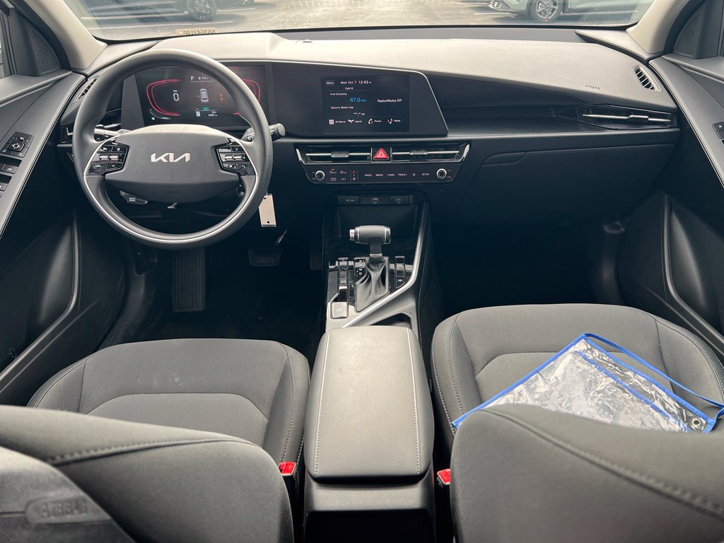 Certified 2025 Kia Niro LX FWD image 12
