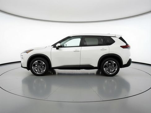 Used 2025 Nissan Rogue SV image 5