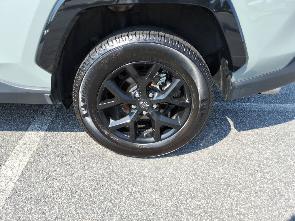 Used 2023 Toyota RAV4 XLE w/ Convenience Package FWD image 11