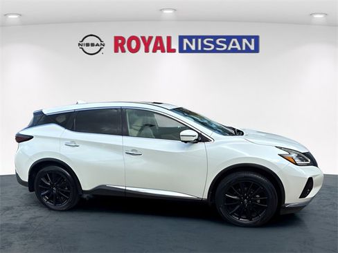 Used 2024 Nissan Murano SL image 9