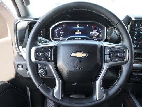 Used 2025 Chevrolet Silverado 2500 LT AWD/4WD image 21