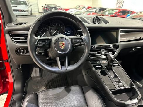 Used 2023 Porsche Macan AWD/4WD image 12