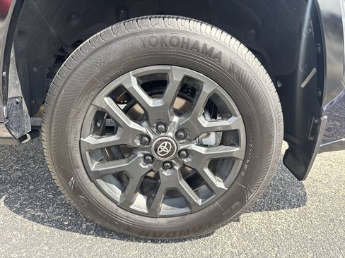 Certified 2025 Toyota Sequoia Platinum AWD/4WD image 19