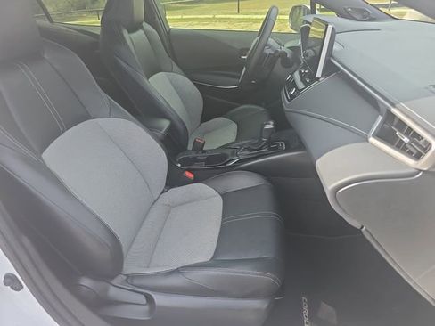 Certified 2025 Toyota Corolla XSE image 10