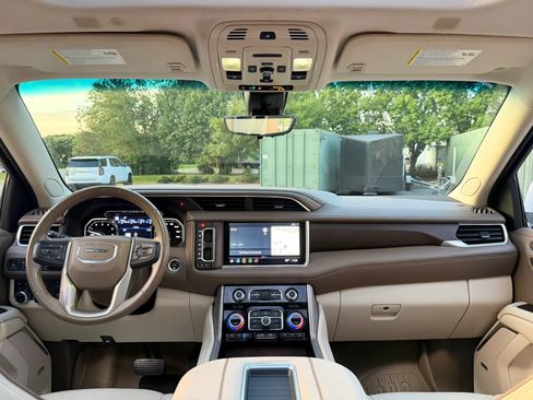 Used 2021 GMC Yukon Denali w/ Denali Ultimate Package AWD/4WD image 34