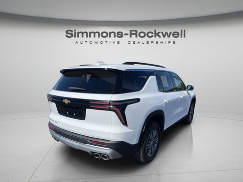 Used 2025 Chevrolet Traverse LT AWD/4WD image 5