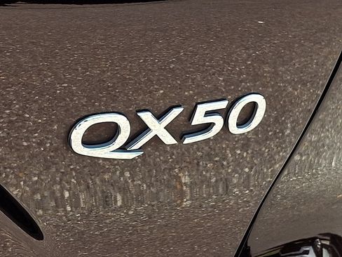 Used 2020 INFINITI QX50 Luxe w/ Navigation Package AWD/4WD image 34