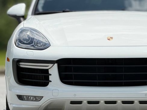 Used 2016 Porsche Cayenne GTS AWD/4WD image 14