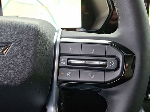 Used 2024 Chevrolet Colorado ZR2 w/ ZR2 Convenience Package III image 27