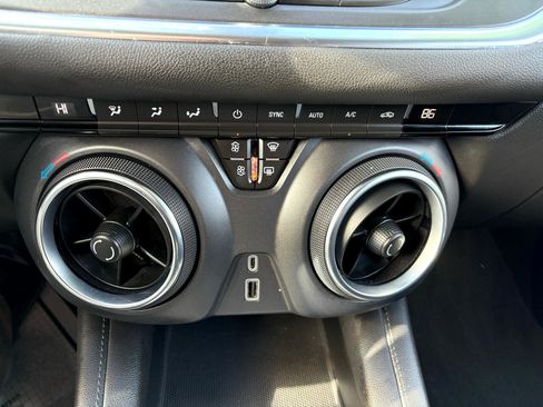 Used 2021 Chevrolet Blazer LT image 25