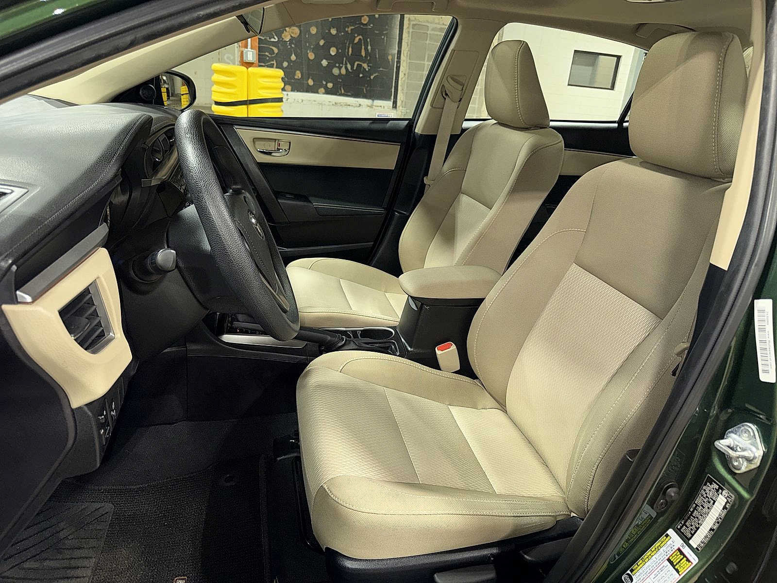 Used 2015 Toyota Corolla LE FWD image 15