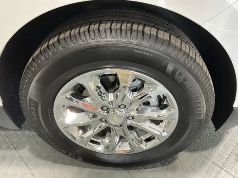 Used 2020 Chevrolet Equinox LS image 34