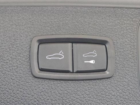 Certified 2024 Porsche Macan GTS image 23