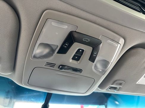 Used 2017 Toyota Sienna XLE w/ XLE Navigation Package FWD image 31