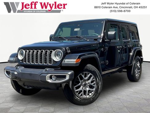 Used 2025 Jeep Wrangler Unlimited Sahara AWD/4WD image 1