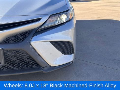 Used 2018 Toyota Camry SE image 4
