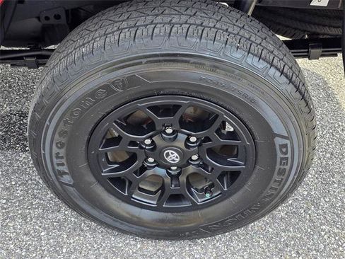 Certified 2022 Toyota Tacoma SR5 image 32