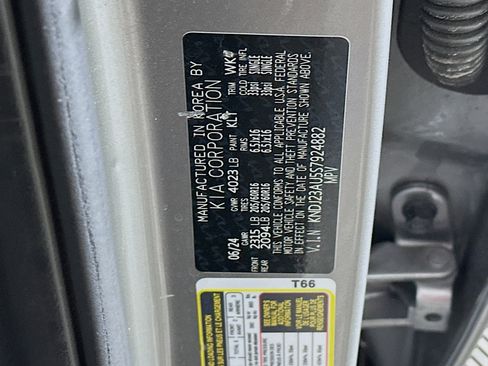 Used 2025 Kia Soul LX w/ LX Technology Package image 12