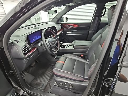 Certified 2024 Chevrolet Traverse RS w/ LPO, Floor Liner Package image 10