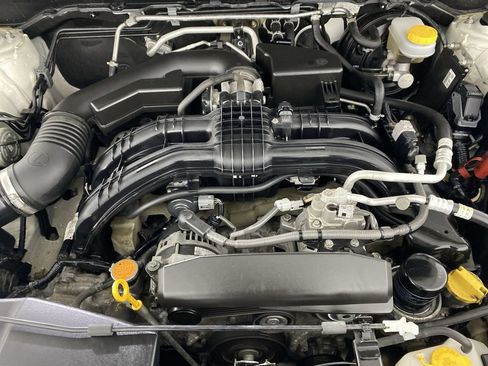 Used 2019 Subaru Crosstrek 2.0i Limited w/ Popular Package #4 image 32