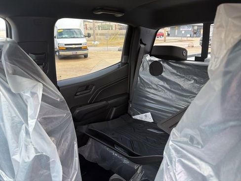 New 2026 Chevrolet Colorado W/T image 9