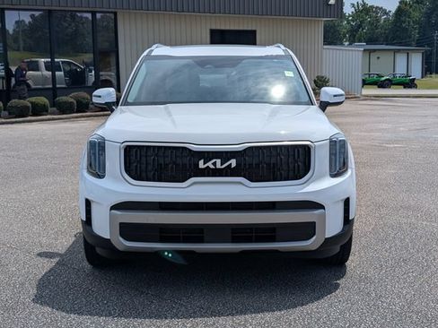 Used 2023 Kia Telluride EX w/ EX Captain's Chair Package FWD image 2