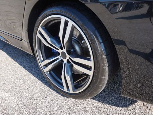 Used 2017 BMW 750i image 9