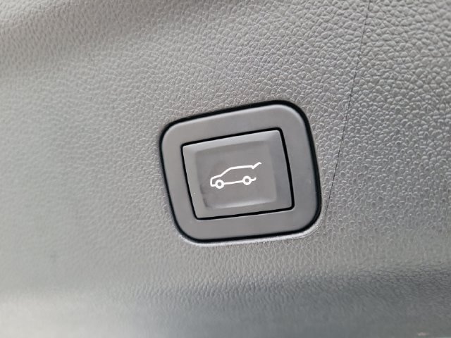 Used 2025 Chevrolet Suburban RST w/ Comfort Package RWD image 8