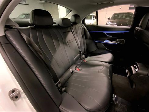 Used 2025 Mercedes-Benz E 350 Sedan image 18