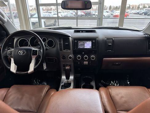 Used 2016 Toyota Sequoia Platinum image 19