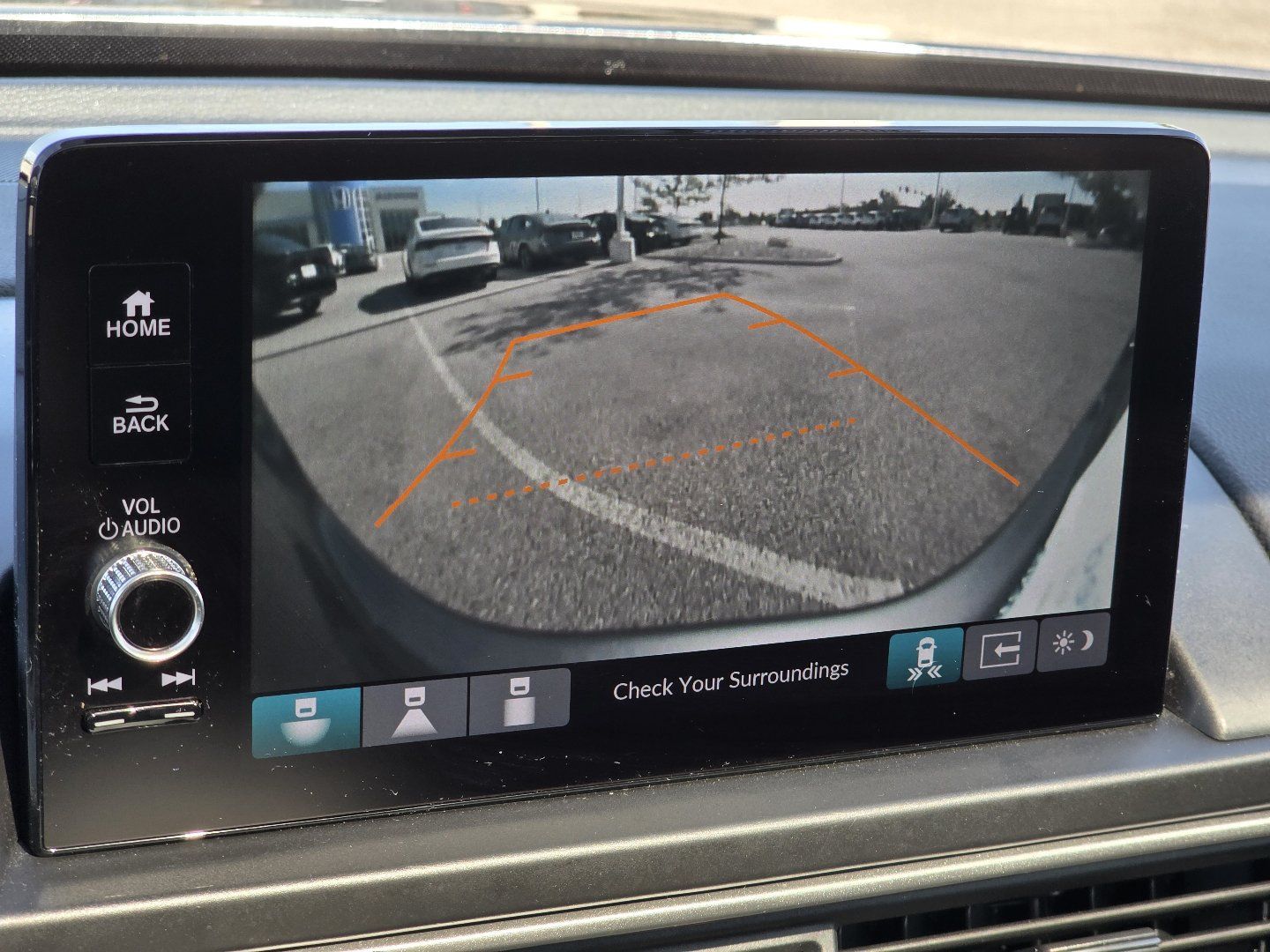 Certified 2025 Honda Pilot Touring image 5