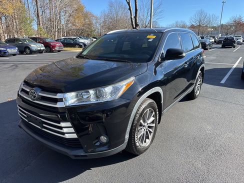 Used 2019 Toyota Highlander XLE image 15