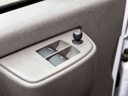 Used 2023 Chevrolet Express 2500 w/ Driver Convenience Package image 17