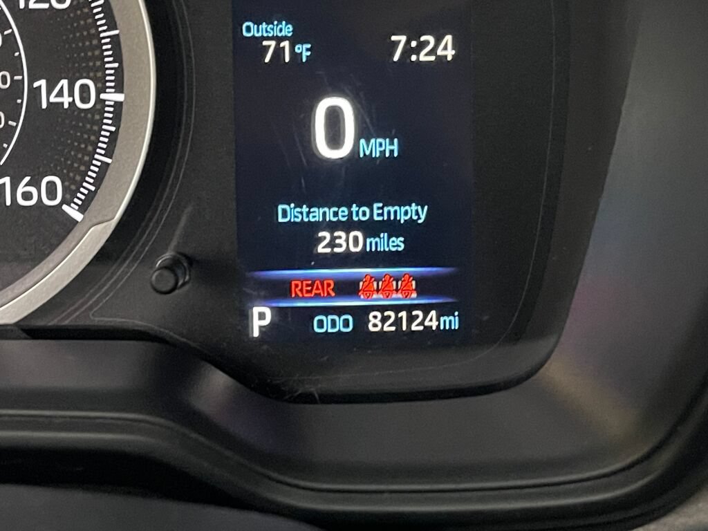Used 2021 Toyota Corolla LE FWD image 3
