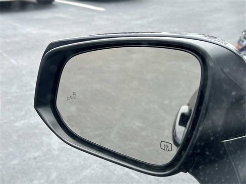 Used 2021 Toyota Highlander XLE image 16