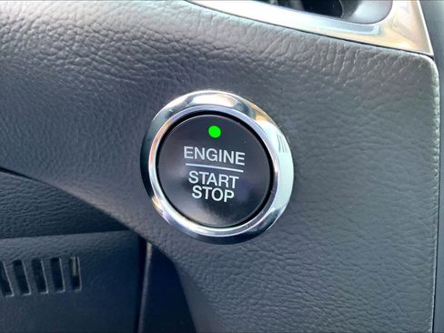 Certified 2022 Ford Edge Titanium AWD/4WD image 32
