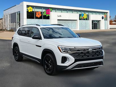 New 2025 Volkswagen Atlas Peak Edition SE
