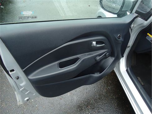 Used 2016 Kia Rio LX image 10