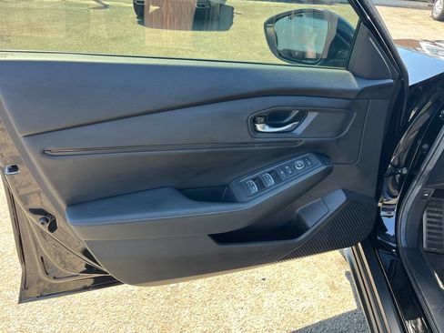 Used 2025 Honda Accord Sport image 10
