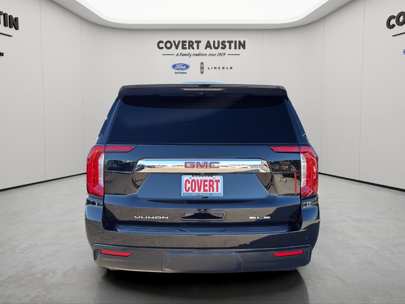 Used 2023 GMC Yukon XL SLE RWD image 3