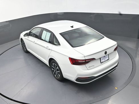 Used 2023 Volkswagen Jetta S image 18