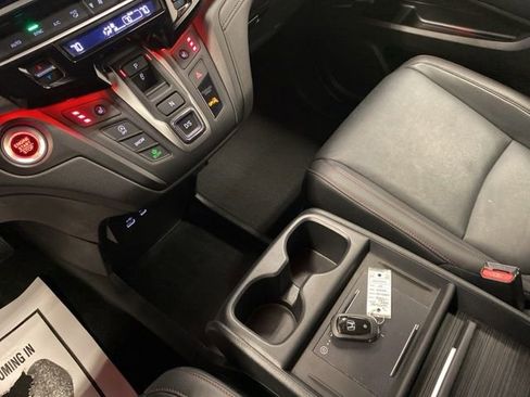 Used 2025 Honda Odyssey Sport-L image 13