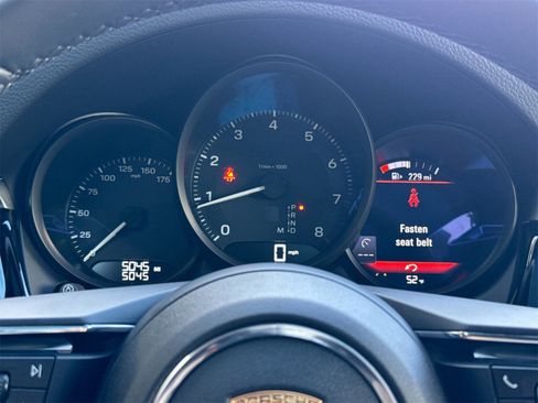 Used 2025 Porsche Macan image 29