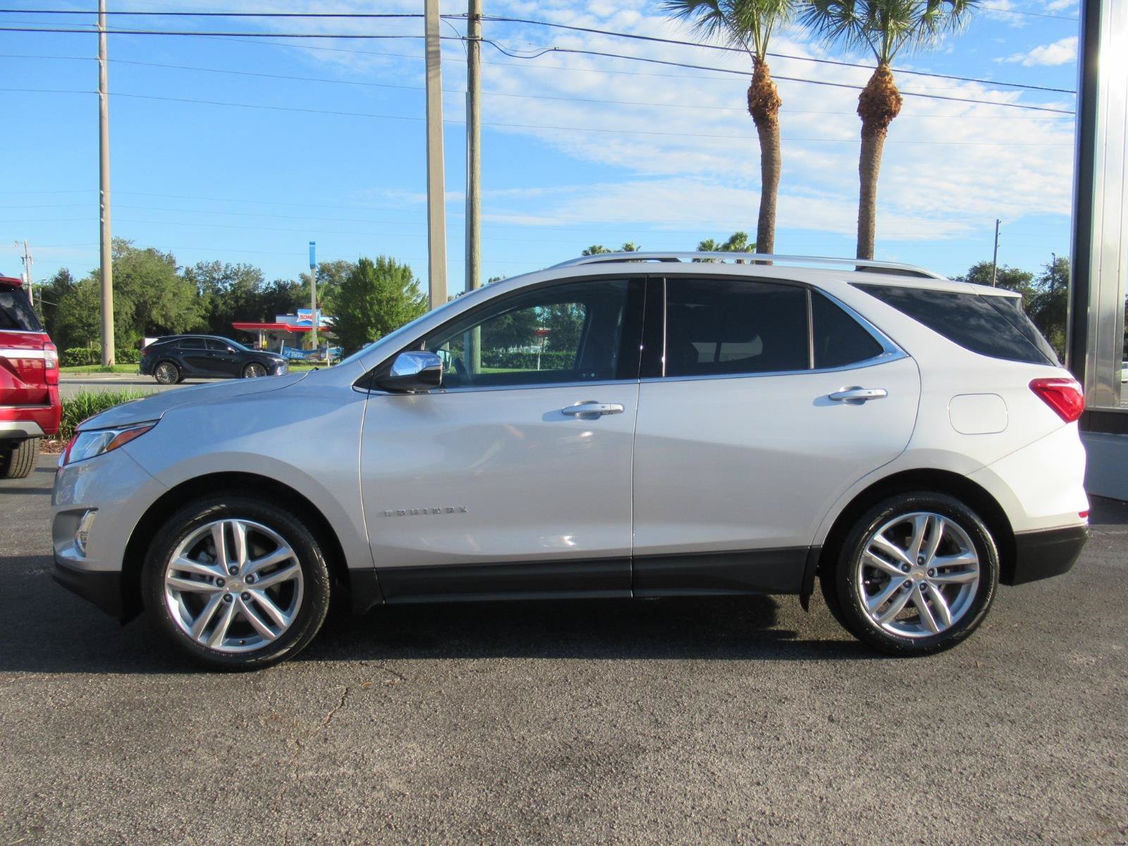 Used 2019 Chevrolet Equinox Premier FWD image 2
