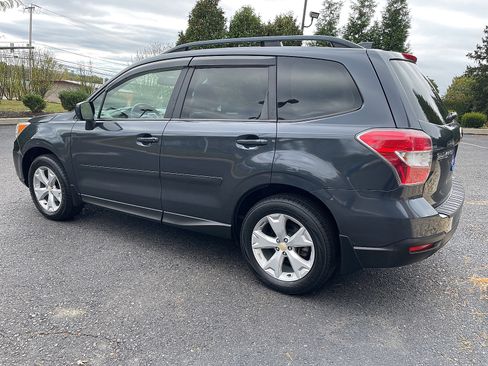 Used 2016 Subaru Forester 2.5i Premium image 12