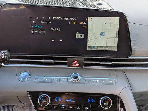 Certified 2024 Hyundai Elantra SEL w/ Convenience Package image 25