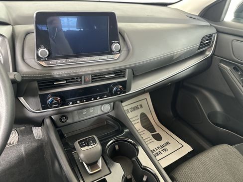 Certified 2024 Nissan Rogue SV image 4