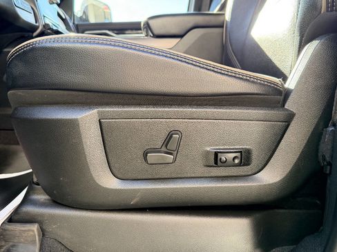 Used 2022 RAM 2500 Laramie w/ Night Edition image 18