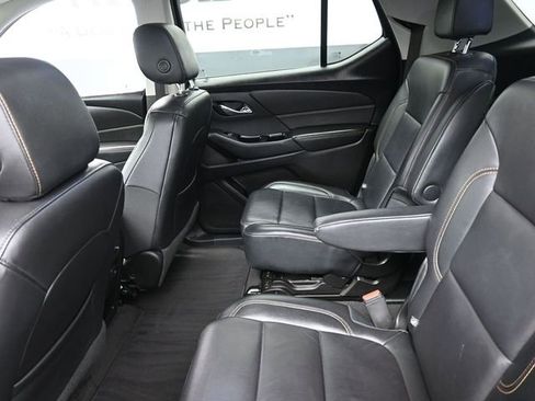 Used 2019 Chevrolet Traverse RS image 23